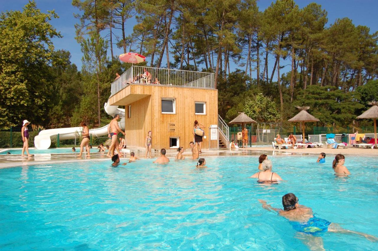 Village Vacances Les Chenes De Léon Exterior foto