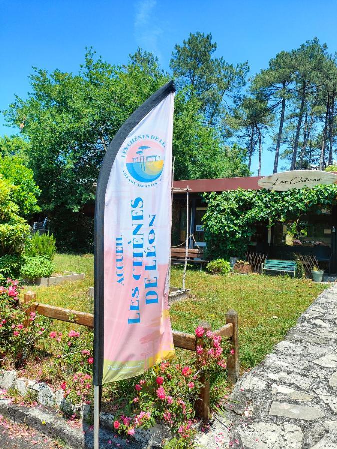 Village Vacances Les Chenes De Léon Exterior foto